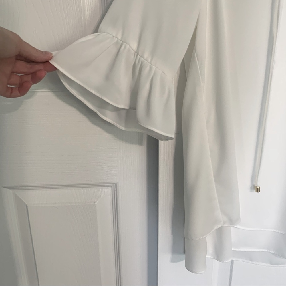 Raffinalla White Blouse Top with Cropped Sleeves - Picture 4 of 7